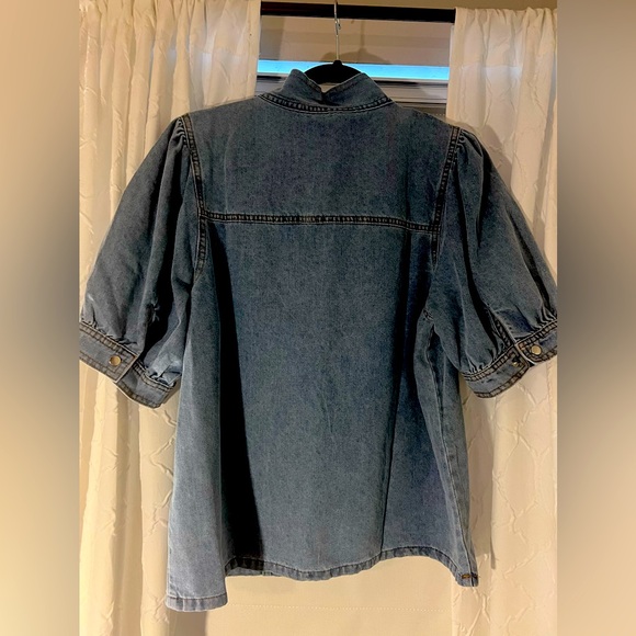 Entro NWOT Denim shirt. Never worn. - Picture 3 of 3